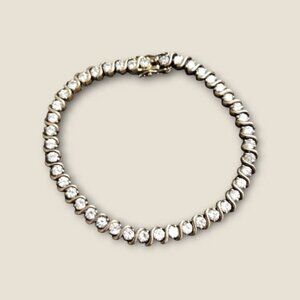 Vintage Sterling Siver Tennis Bracelet With Rhinestones & Secure Clasp